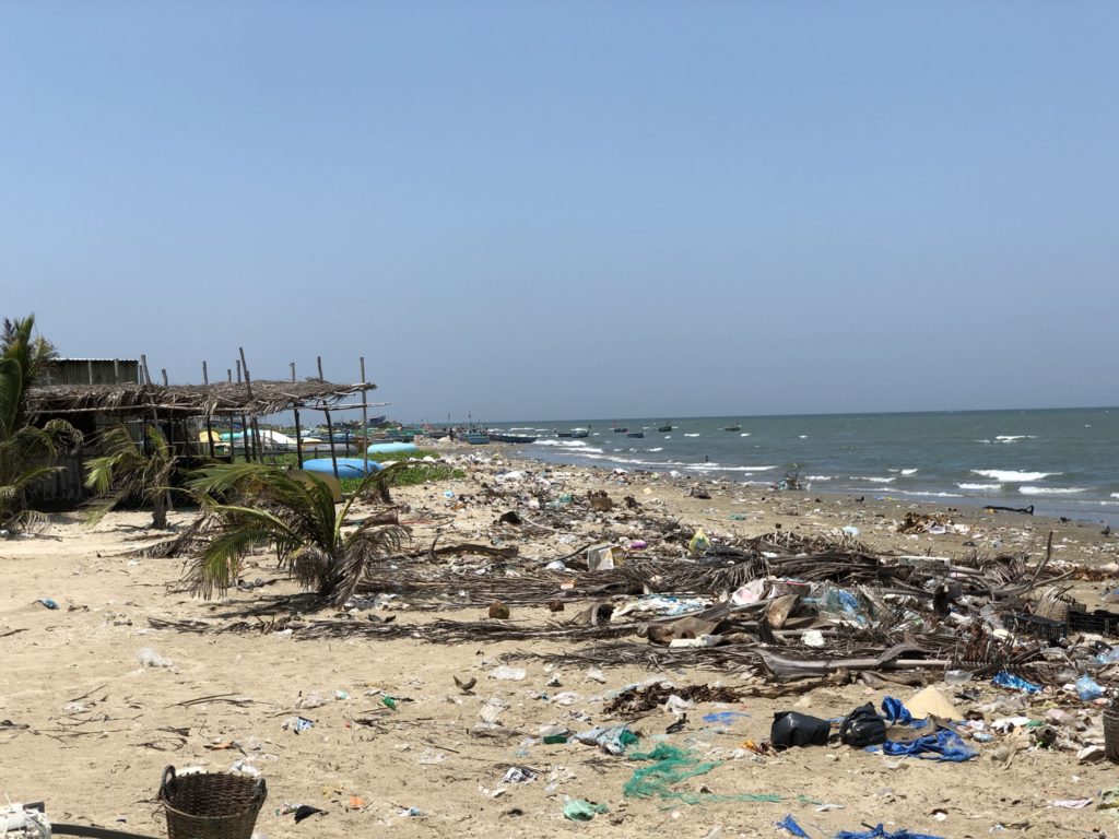 Rubbish-filled Mui Ne beach