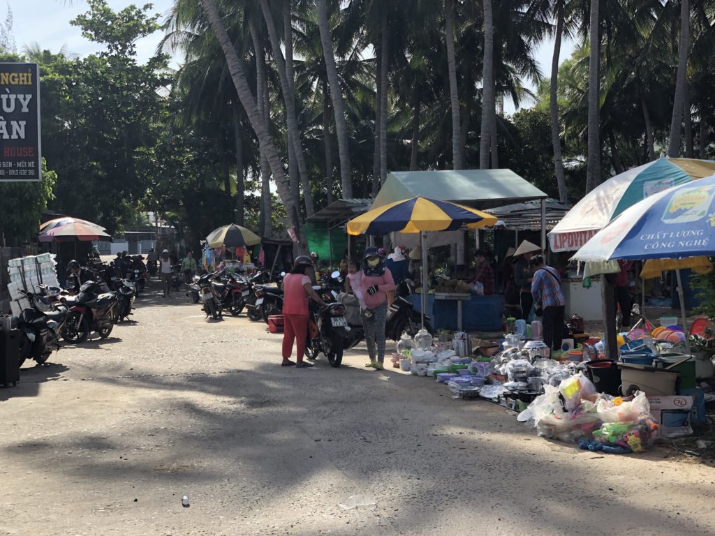 Market-like gathering of stalls